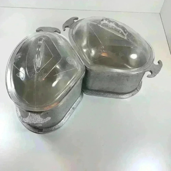 Set of 2  vintage 30s cast aluminum Guardian Service triangular casserole dishes - Picture 2 of 9